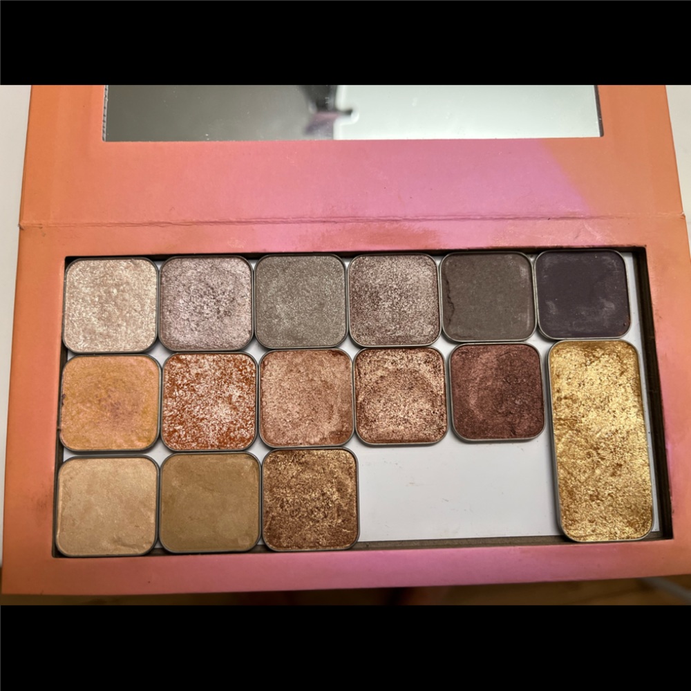 Seint 18 palette with all of these shimmer eyeshadows.